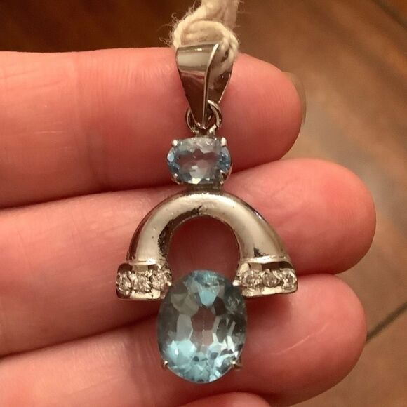 NWOT sterling SILVER 925 BLUE TOPAZ WHITE ZIRCON PENDANT - Picture 2 of 10